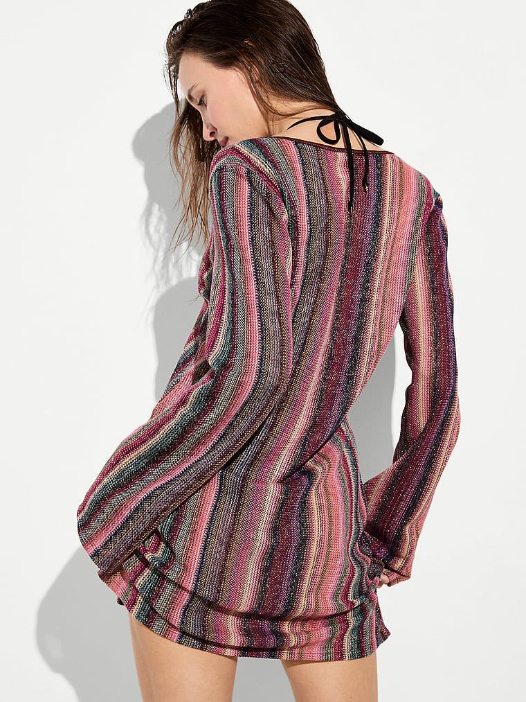 Sukienka mini na plażę Beachwear Shimmer Knit. Produkt jest wzorzysty i pochodzi z kolekcji Victoria's Secret Swim. 