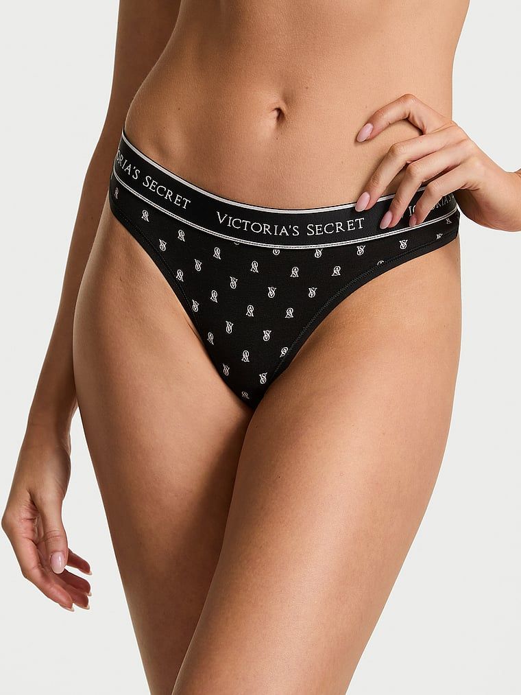 Stringi bawełniane z logo w talii. Produkt jest wzorzysty i pochodzi z kolekcji Cotton. 