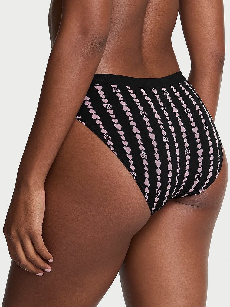 Majtki Seamless Heart Stripe Bikini. Produkt jest wzorzysty i pochodzi z kolekcji Seamless. 