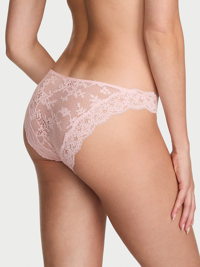 Majtki koronkowe Lace Bikini. Produkt ma kolor różowy i pochodzi z kolekcji Dream Angels. 