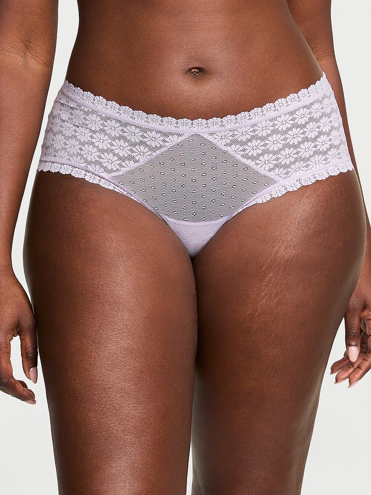 Majtki koronkowe Daisy Cheeky. Produkt ma kolor purpurowy i pochodzi z kolekcji Lacie. 
