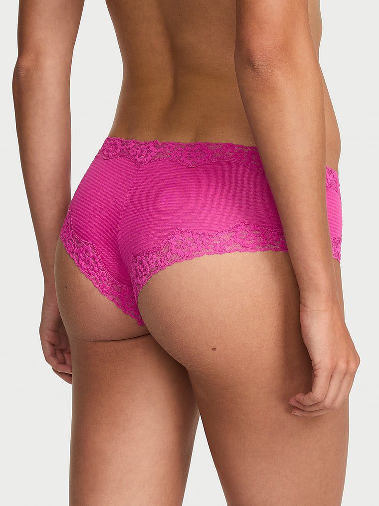 Majtki bawełniane w paseczki z koronką na krawędziach Cheeky. Produkt ma kolor różowy i pochodzi z kolekcji Lace Trim. 