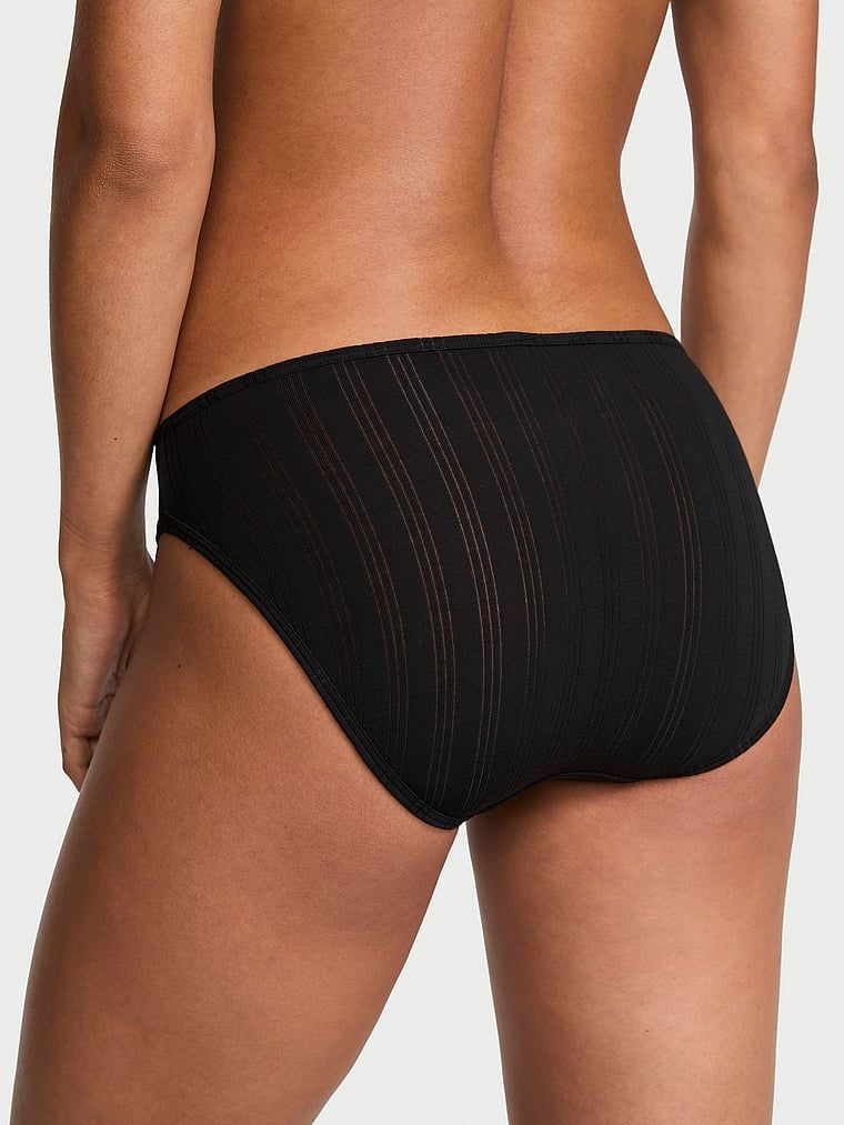 Majtki figi z modalu z wysoko wyciętymi nogawkami Ultra-Fine Brief. Produkt ma kolor czarny i pochodzi z kolekcji Victoria's Secret. 