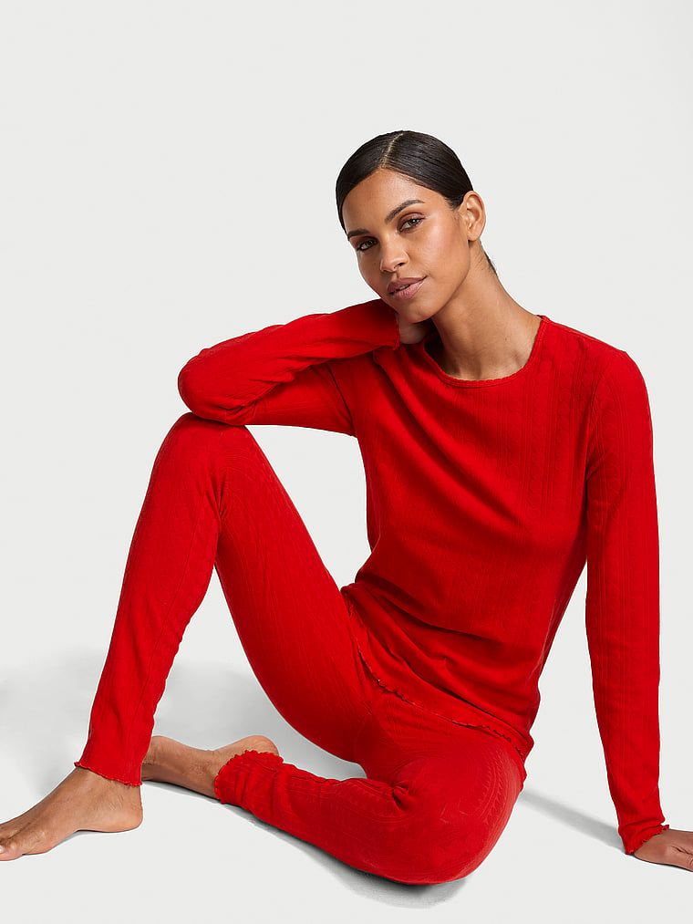 Piżama z długimi rękawami i legginsami Heart Pointelle. Produkt ma kolor czerwony i pochodzi z kolekcji Victoria's Secret. 