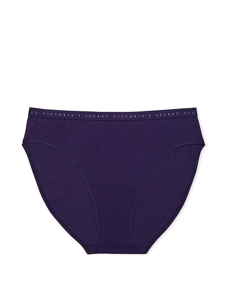 Majtki figi z wysoko wyciętymi nogawkami High-Leg Brief. Produkt ma kolor purpurowy i pochodzi z kolekcji Victoria's Secret. 