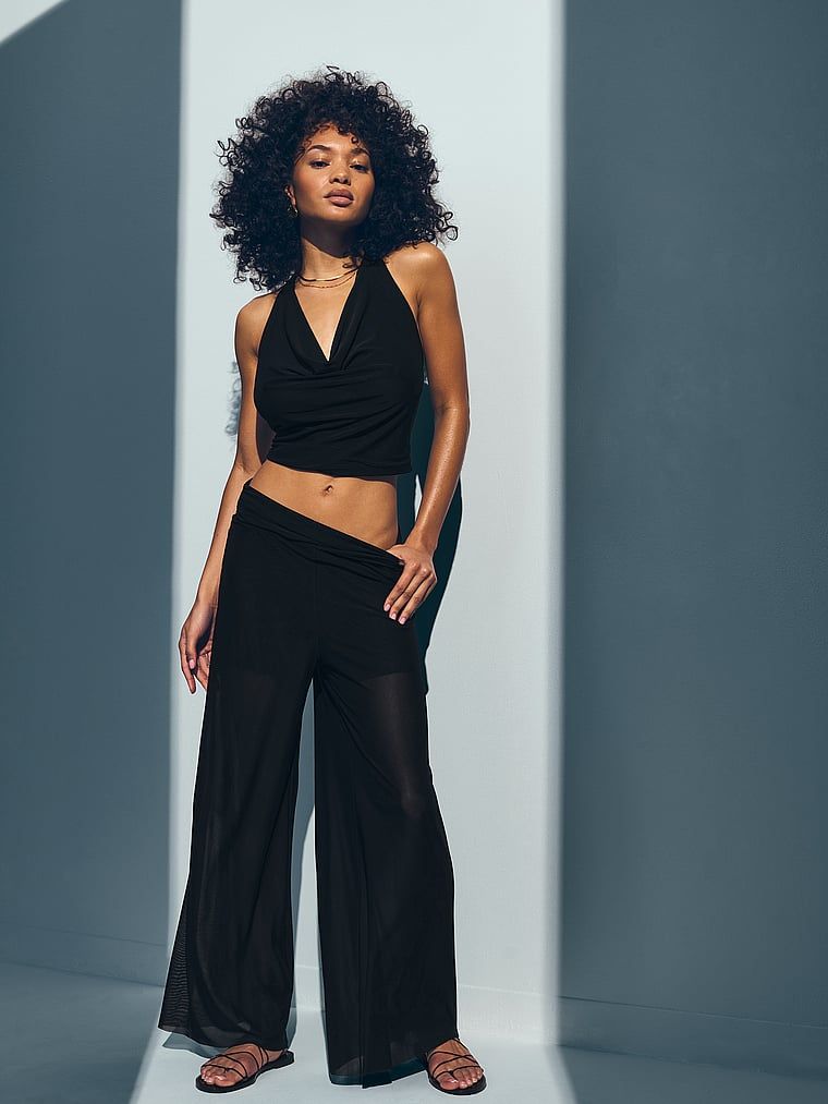 Spodnie na plażę Beachwear. Produkt ma kolor czarny i pochodzi z kolekcji Victoria's Secret Swim. 