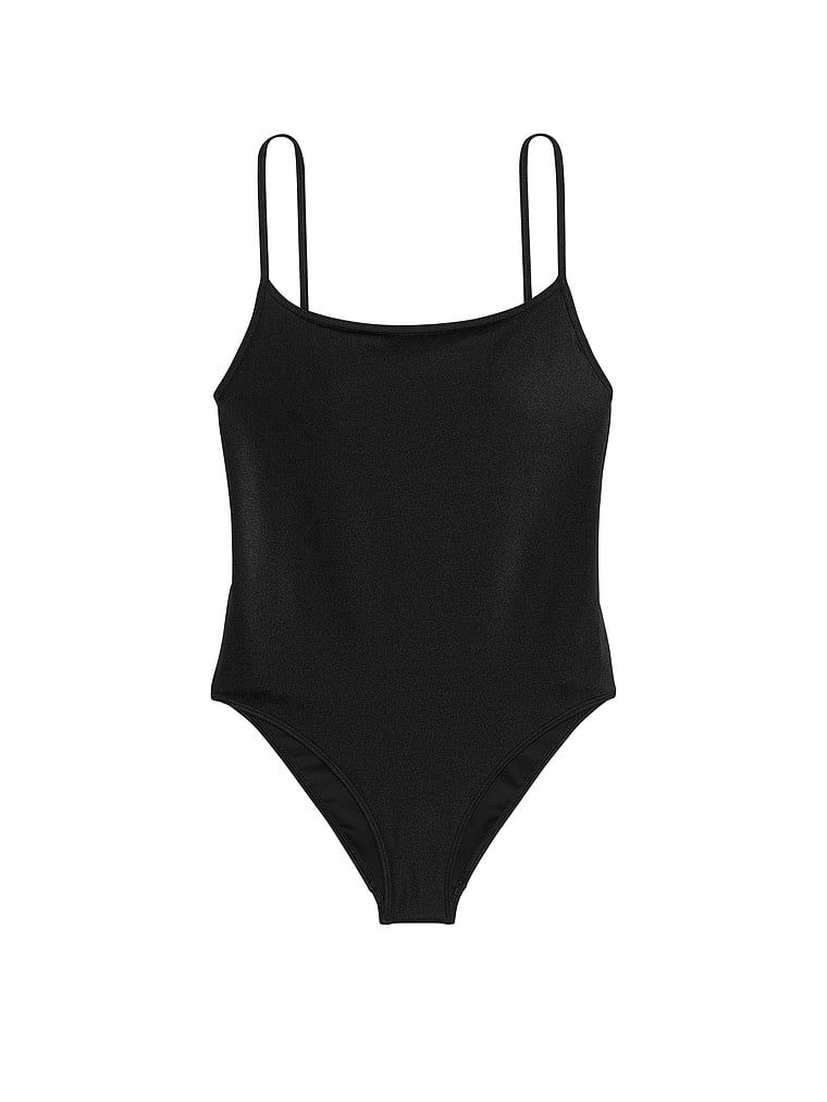 Strój kąpielowy jednoczęściowy VS Archives Strappy Hardware. Produkt ma kolor czarny i pochodzi z kolekcji Victoria's Secret Swim. 