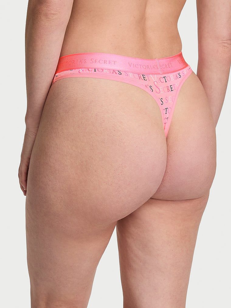 Stringi bawełniane z logo w talii. Produkt ma kolor wzorzysty i pochodzi z kolekcji Cotton. 