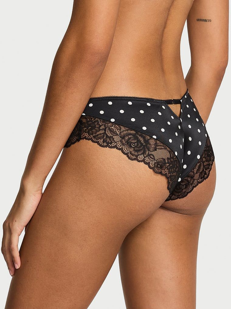Majtki z koronką na krawędziach i wysoko wyciętymi nogawkami Lace-Trim Cheeky. Produkt jest wzorzysty i pochodzi z kolekcji Very Sexy. 