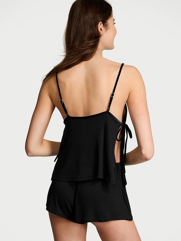 Zestaw do spania z prążkowanego modalu - top i szorty z kokardkami z weluru. Produkt ma kolor czarny i pochodzi z kolekcji Victoria's Secret. 