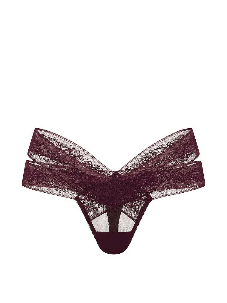 Stringi z wycięciami i z koronką Strappy Cut-Out. Produkt ma kolor fioletowy i pochodzi z kolekcji Very Sexy. 