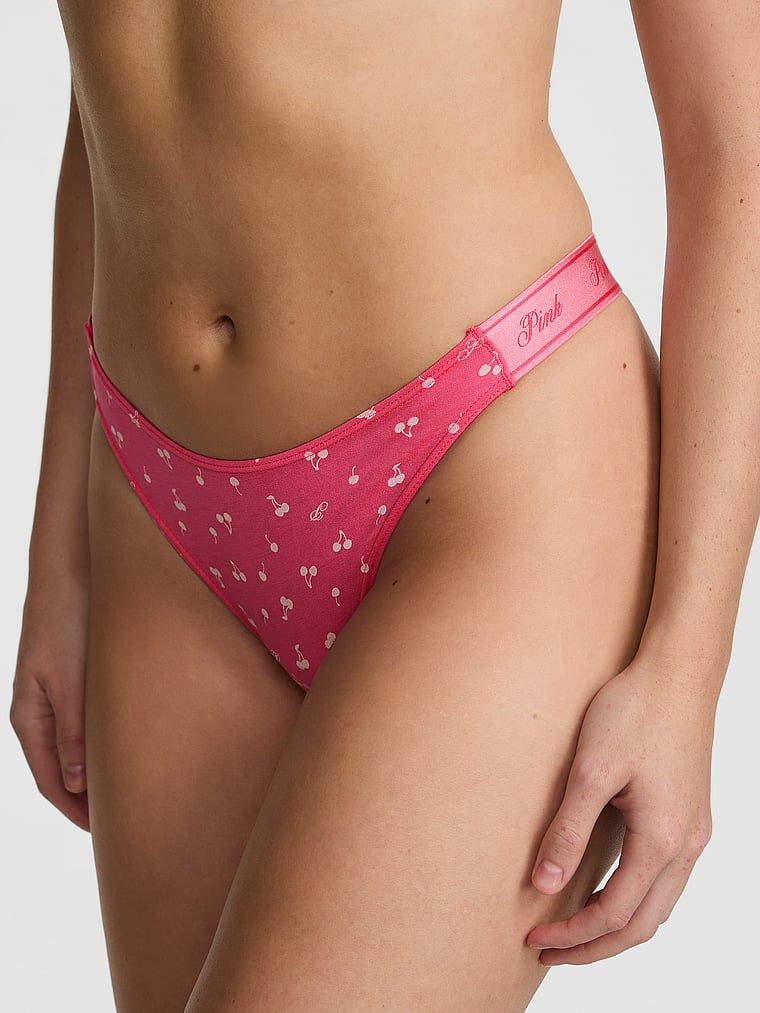 PINK Bawełniane stringi z logo i wysoko wyciętymi nogawkami