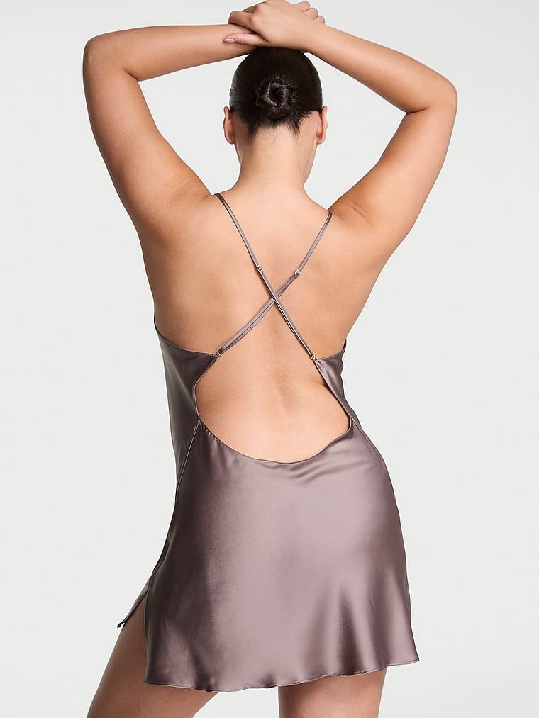 Victoria's Secret Koszulka nocna satynowa na cienkich ramiączkach odsłaniająca plecy Open-Back Slip