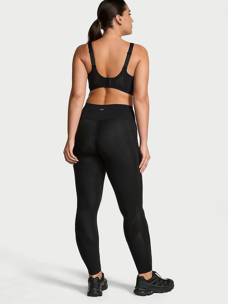 Legginsy VSX SuedeEffect. Produkt ma kolor czarny i pochodzi z kolekcji VSX. 