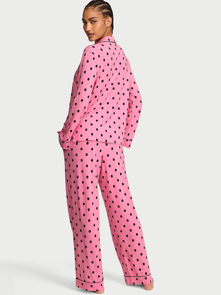 Piżama z modalu SoSoft. Produkt ma kolor wzorzysty i pochodzi z kolekcji Victoria's Secret. 