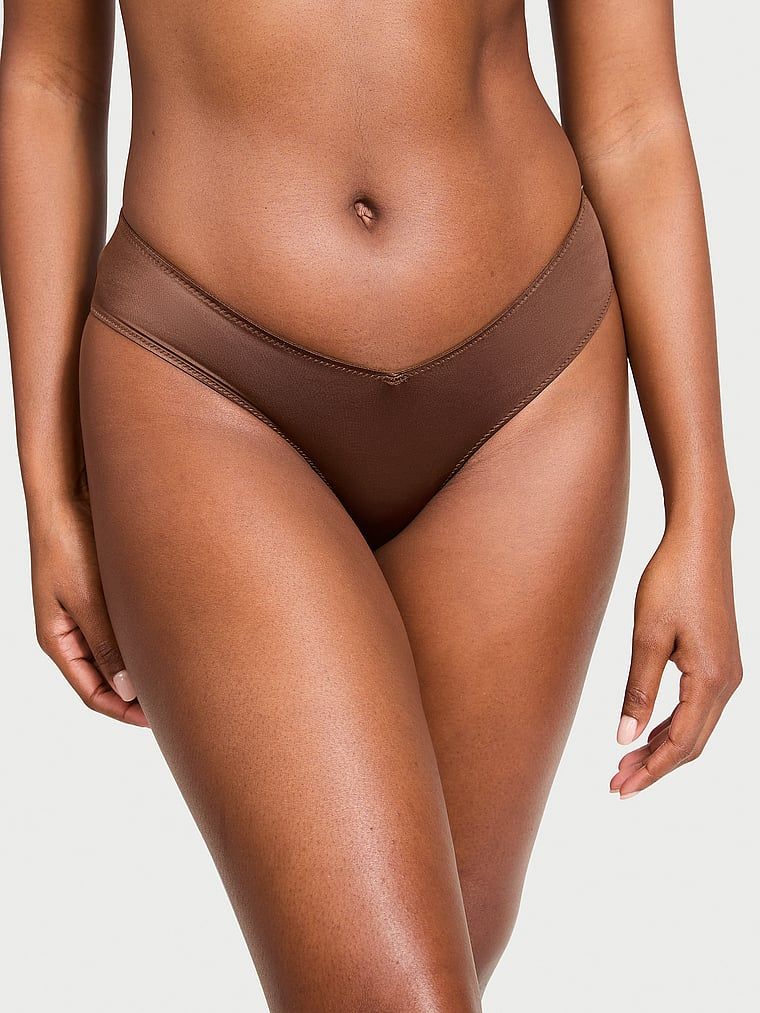 Majtki z paseczkami z tyłu i wysoko wyciętymi nogawkami Strappy-Back Cheeky. Produkt ma kolor brązowy i pochodzi z kolekcji Very Sexy. 