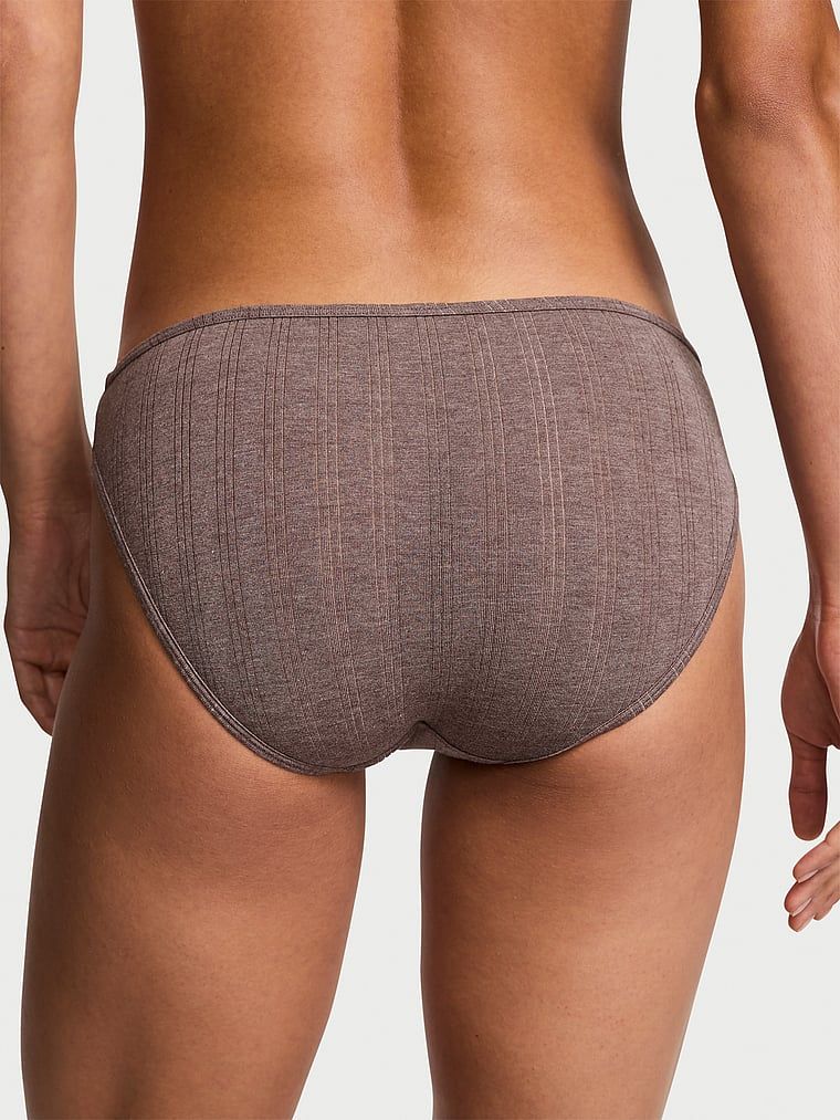 Majtki z modalu Ultra-Fine Bikini. Produkt ma kolor brązowy i pochodzi z kolekcji Victoria's Secret. 