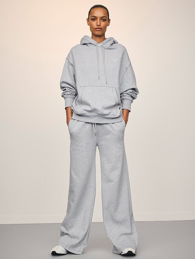 Spodnie dresowe Effortless Fleece. Produkt ma kolor szary i pochodzi z kolekcji Angel Essentials. 