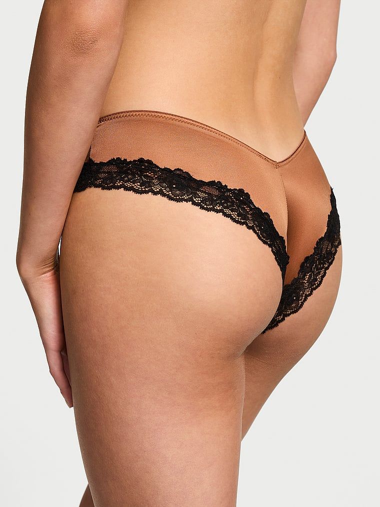 Majtki z koronką na krawędziach i wysoko wyciętymi nogawkami Lace-Trim Cheeky. Produkt ma kolor brązowy i pochodzi z kolekcji Very Sexy. 