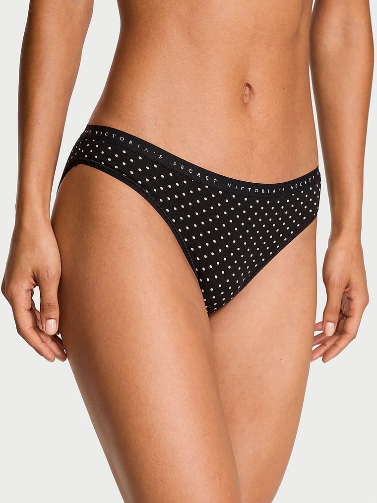 Majtki bawełniane Bikini. Produkt jest wzorzysty i pochodzi z kolekcji Body by Victoria. 