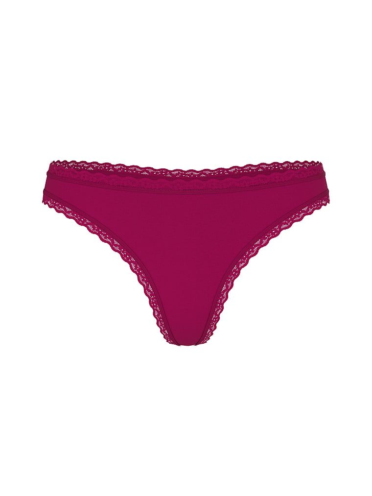 Stringi bawełniane z koronką na krawędziach Lace-Waist. Produkt ma kolor różowy i pochodzi z kolekcji Body by Victoria. 