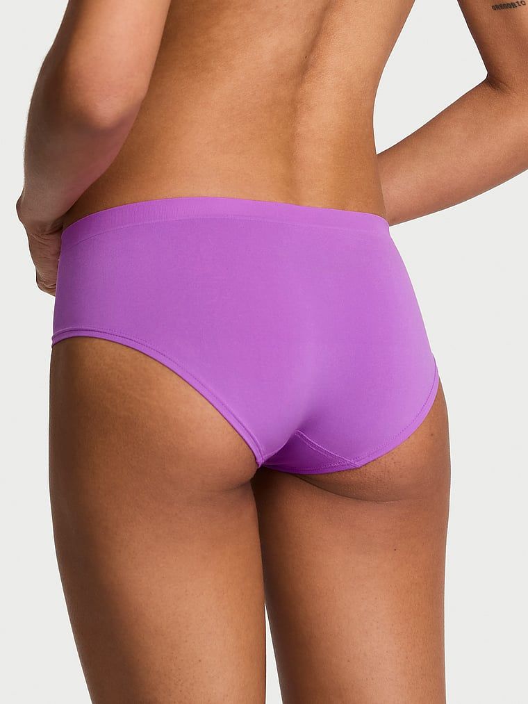 Majtki bezszwowe Seamless Hiphugger. Produkt ma kolor fioletowy i pochodzi z kolekcji Seamless. 