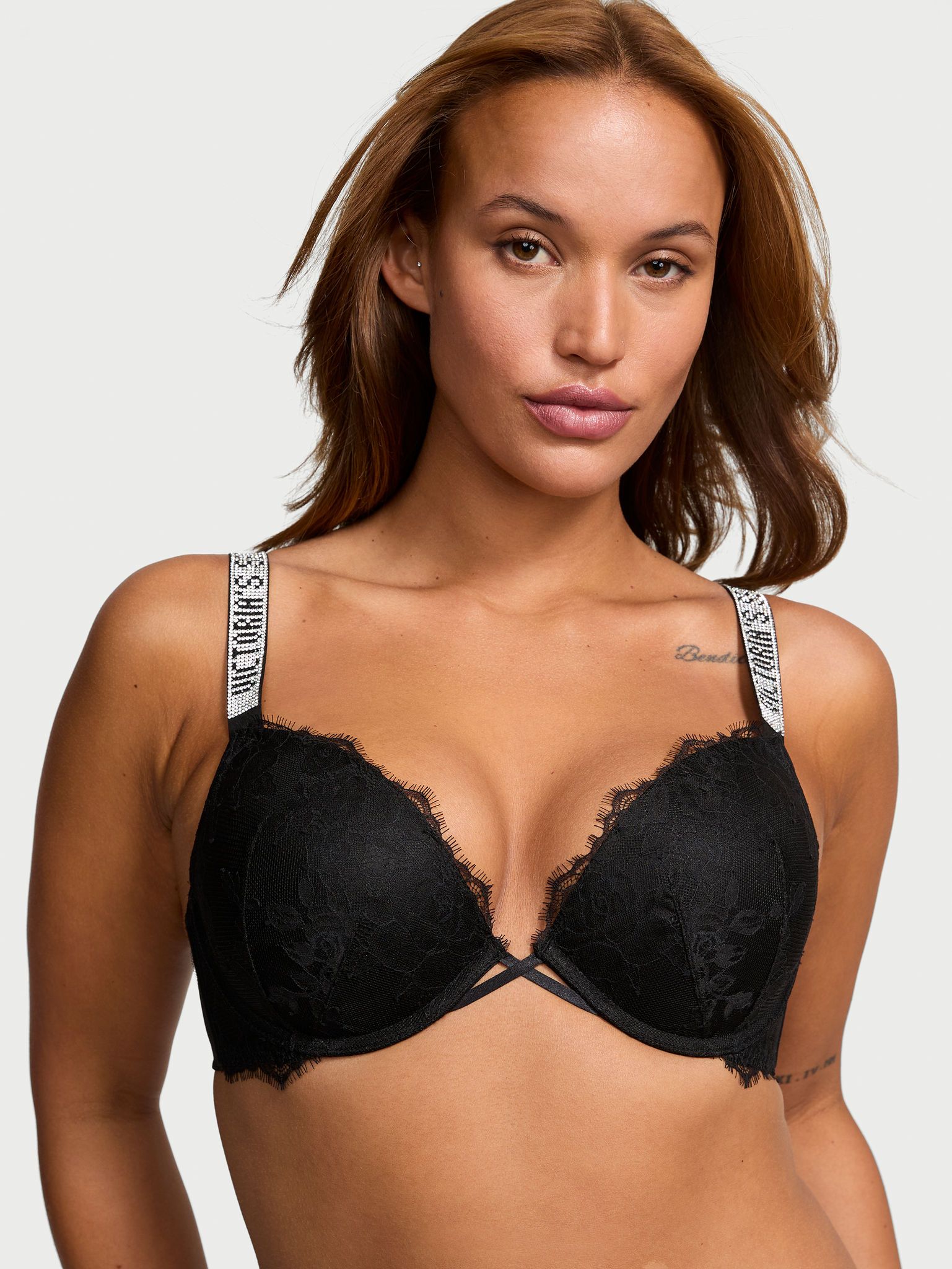 Very Sexy Biustonosz push-up koronkowy z błyszczącymi ramiączkami Shine Strap