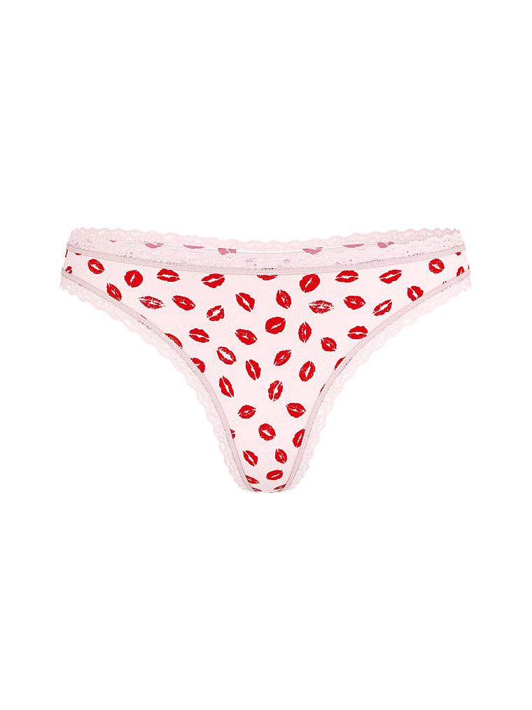 Stringi bawełniane z koronką na krawędziach Lace-Waist. Produkt jest wzorzysty i pochodzi z kolekcji Body by Victoria. 
