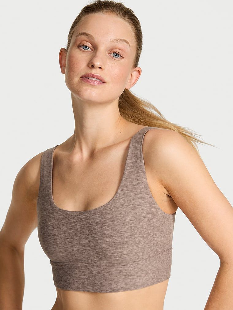 Biustonosz sportowy VSX LUXMarl. Produkt jest wzorzysty i pochodzi z kolekcji VSX. 