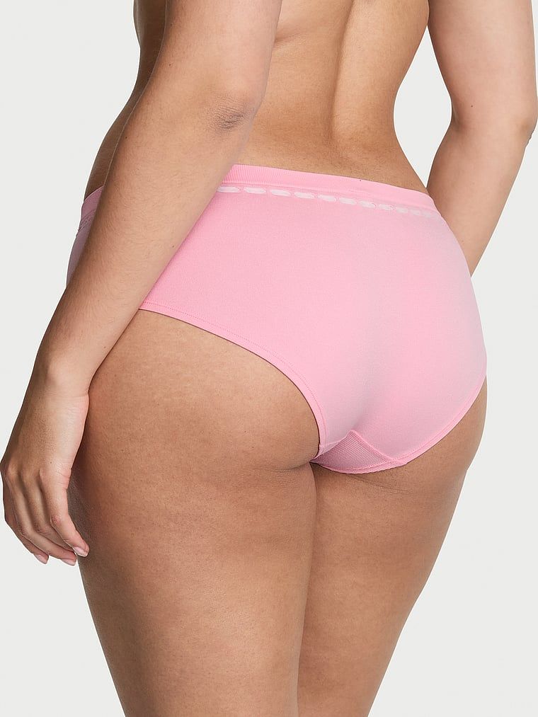 Majtki z wstążeczką Seamless Ribbon Slot Hiphugger. Produkt ma kolor różowy i pochodzi z kolekcji Seamless. 