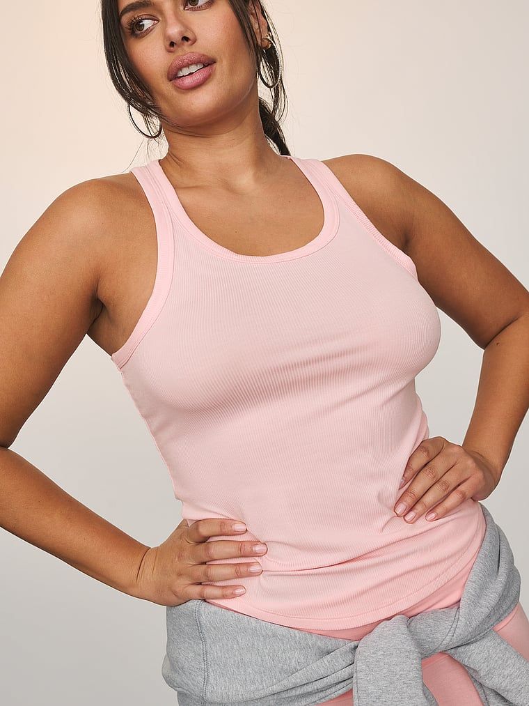 Top VS Iconic Racerback. Produkt ma kolor różowy i pochodzi z kolekcji Angel Essentials. 