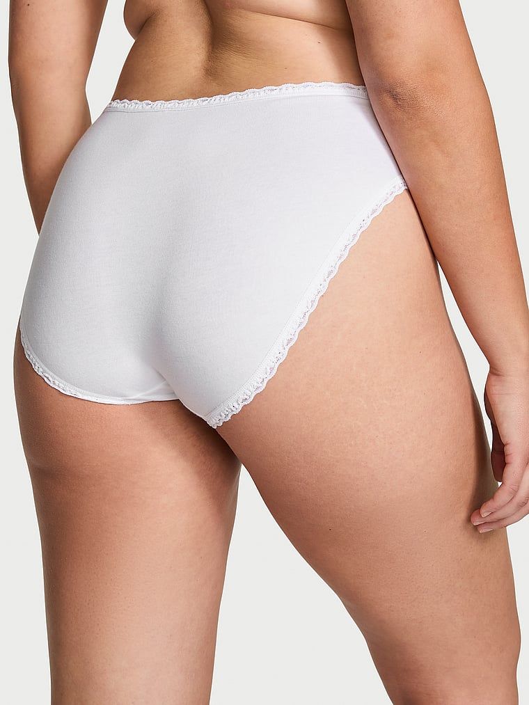 Majtki bawełniane figi z koronką i z wysoko wyciętymi nogawkami Lace-Trim Brief. Produkt ma kolor biały i pochodzi z kolekcji Lacie. 