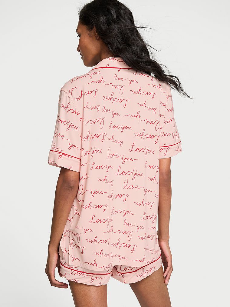 Piżama z modalu z szortami. Produkt ma kolor wzorzysty i pochodzi z kolekcji Victoria's Secret. 