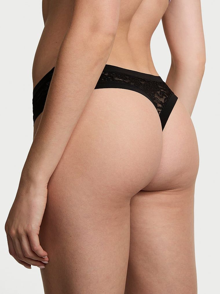 Stringi koronkowe No-Show Lace. Produkt ma kolor czarny i pochodzi z kolekcji No-Show. 