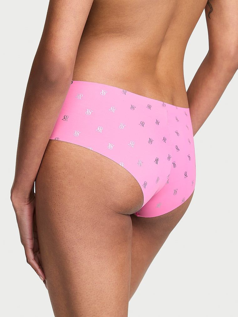 Majtki bezszwowe No-Show Cheeky. Produkt jest wzorzysty i pochodzi z kolekcji No-Show. 