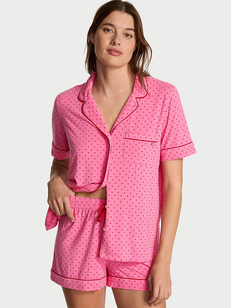 Piżama z modalu z szortami. Produkt jest wzorzysty i pochodzi z kolekcji Victoria's Secret. 