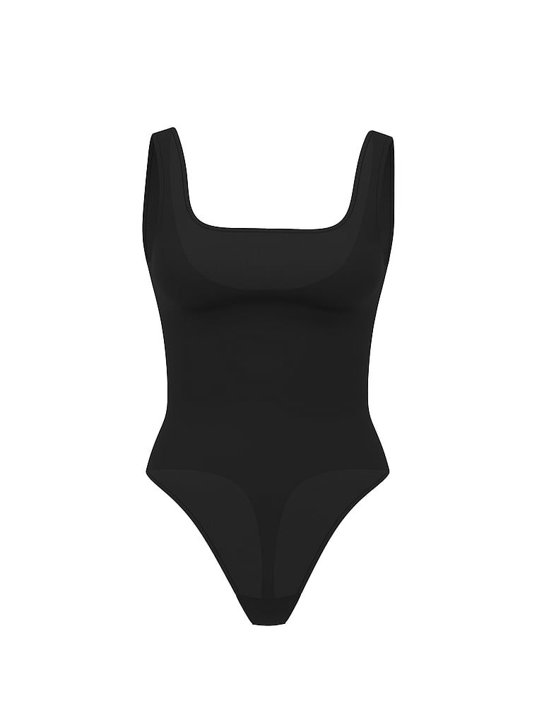 Body z kwadratowym dekoltem Luxe Contour. Produkt ma kolor czarny i pochodzi z kolekcji Victoria's Secret. 