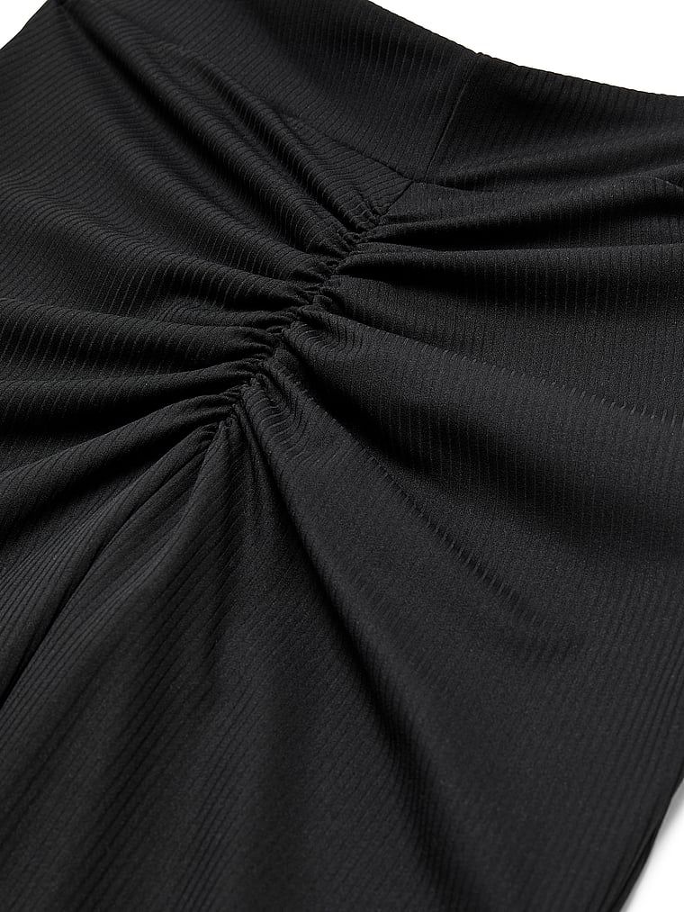 Legginsy prążkowane z talią V VSX Elevate. Produkt ma kolor czarny i pochodzi z kolekcji VSX. 