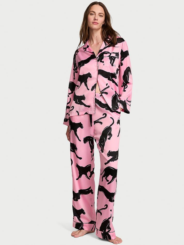 Piżama satynowa z długimi rękawami Signature. Produkt ma kolor wzorzysty i pochodzi z kolekcji Victoria's Secret. 