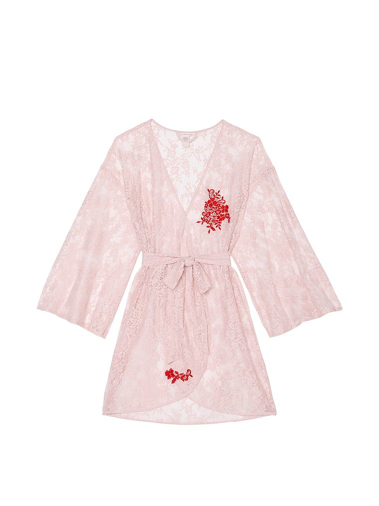 Szlafrok koronkowy prześwitujący Dare to Dream. Produkt ma kolor różowy i pochodzi z kolekcji Victoria's Secret. 