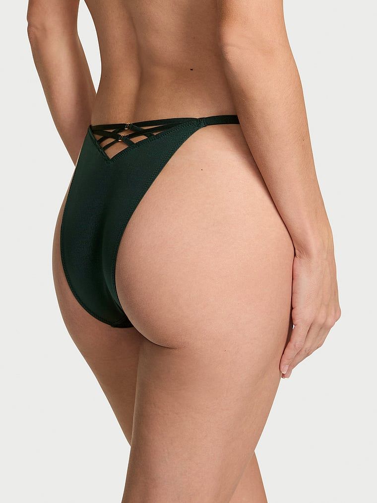 Majtki brazyliany z paseczkami z tyłu Brazilian. Produkt ma kolor zielony i pochodzi z kolekcji Very Sexy. 