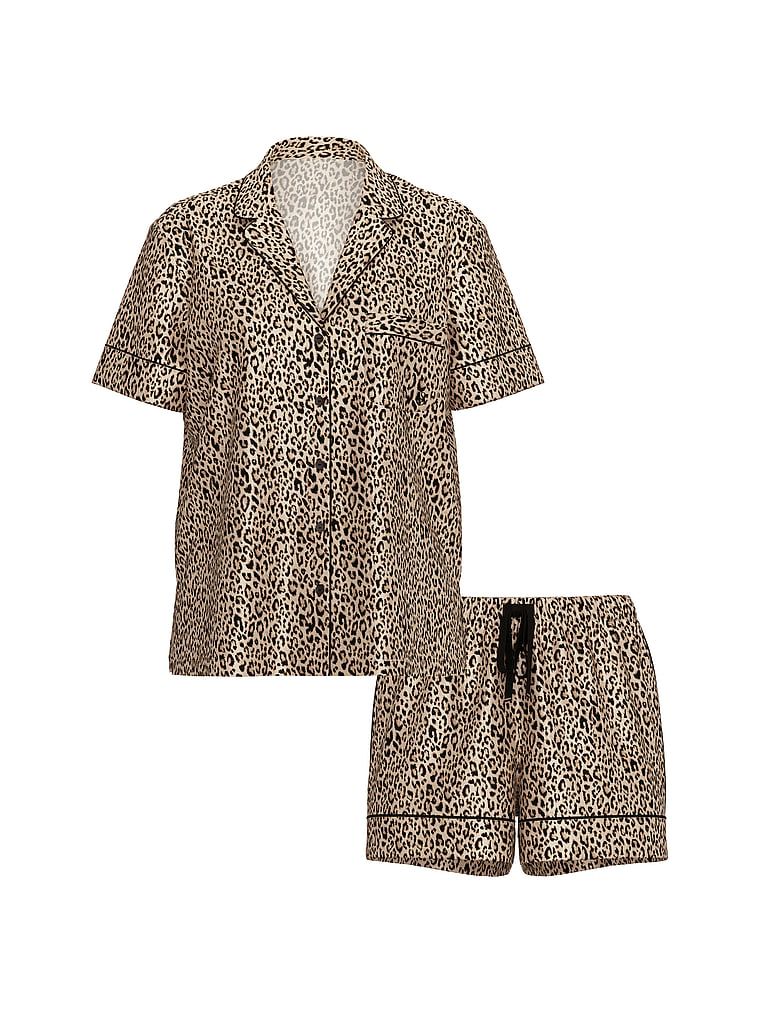 Piżama satynowa błyszcząca z szortami Glazed Satin. Produkt jest wzorzysty i pochodzi z kolekcji Victoria's Secret. 