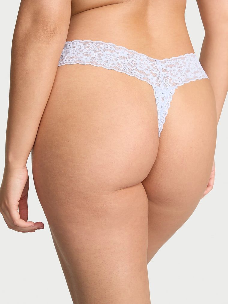 Stringi koronkowe Lace. Produkt ma kolor purpurowy i pochodzi z kolekcji Lacie. 