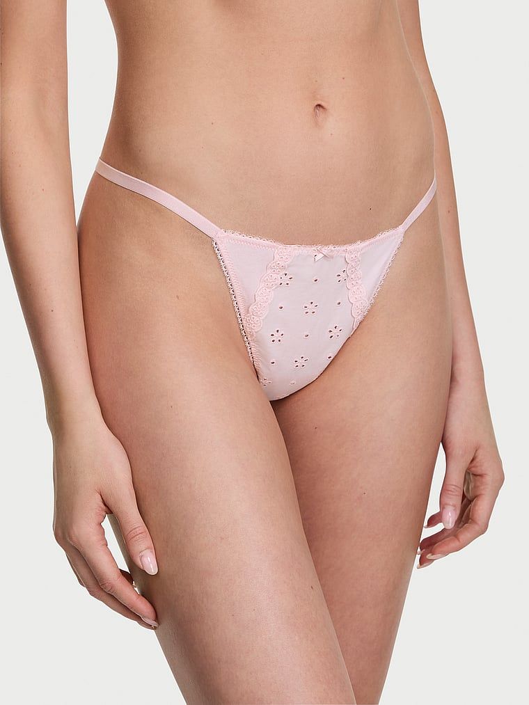 Stringi bawełniane Eyelet. Produkt ma kolor różowy i pochodzi z kolekcji Victoria's Secret. 
