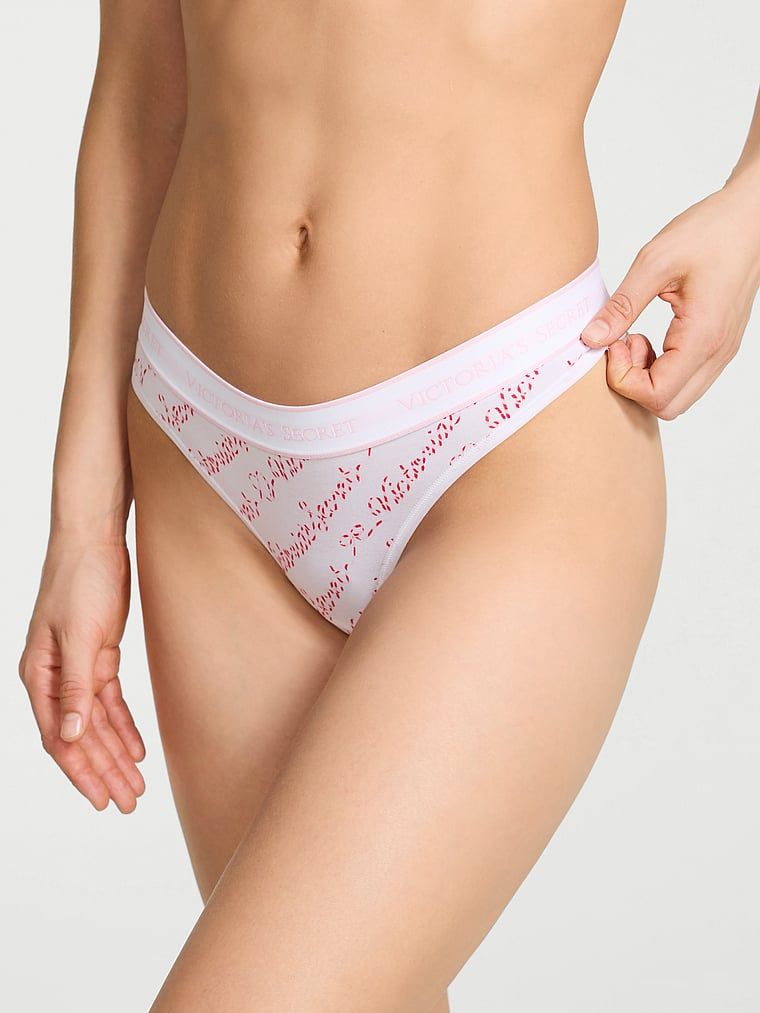 Stringi bawełniane z logo w talii. Produkt jest wzorzysty i pochodzi z kolekcji Cotton. 