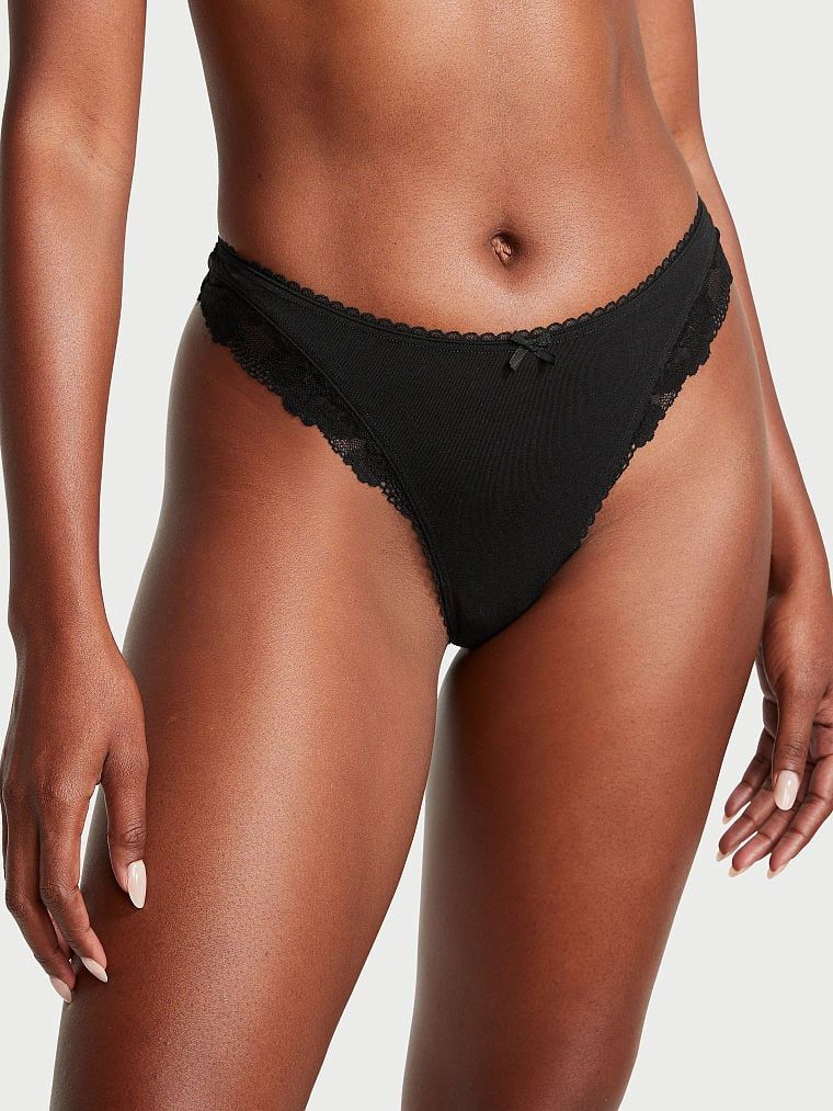 Stringi bawełniane ze wstawkami z koronki Lace-Trim High-Leg Scoop. Produkt ma kolor czarny i pochodzi z kolekcji Victoria's Secret. 