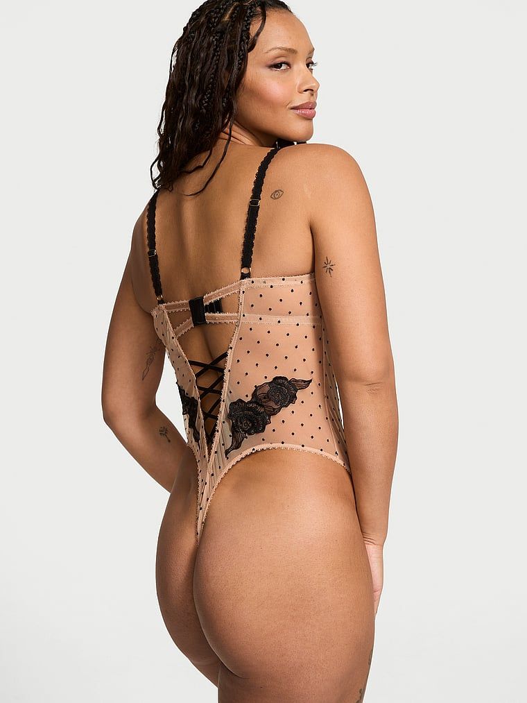 Body z siateczki Sheer Rose Dot. Produkt jest wzorzysty i pochodzi z kolekcji Very Sexy. 