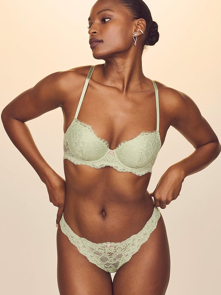 Majtki brazyliany koronkowe Brazilian. Produkt ma kolor zielony i pochodzi z kolekcji Dream Angels. 