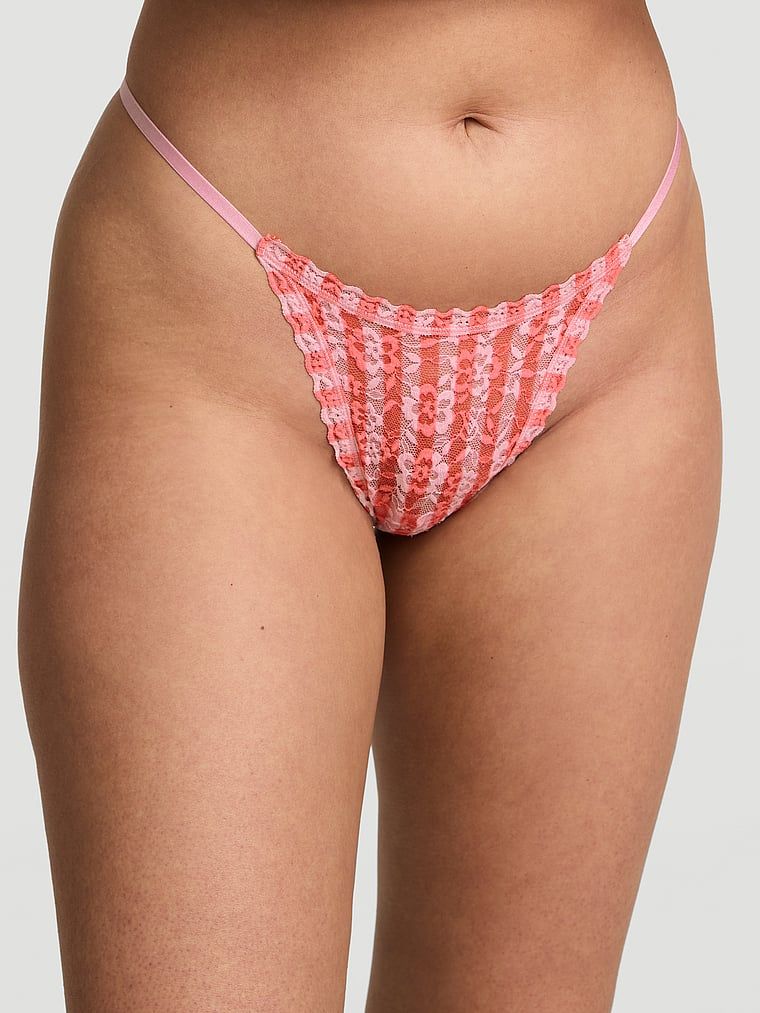 Stringi koronkowe Lace. Produkt jest wzorzysty i pochodzi z kolekcji Lacie. 