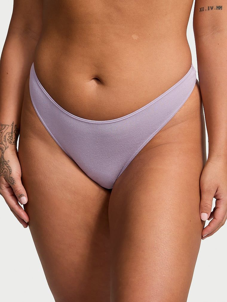 Stringi bawełniane High-Leg Scoop. Produkt ma kolor purpurowy i pochodzi z kolekcji Victoria's Secret. 